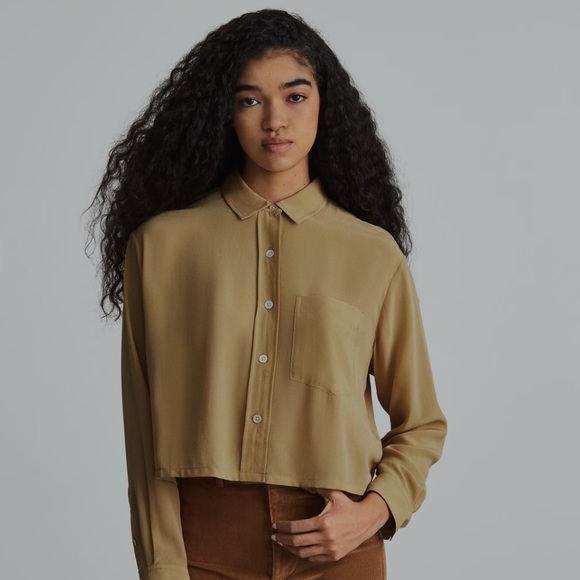 Everlane | The Way-Short Shirt in Golden Oak - Picture 2 of 10